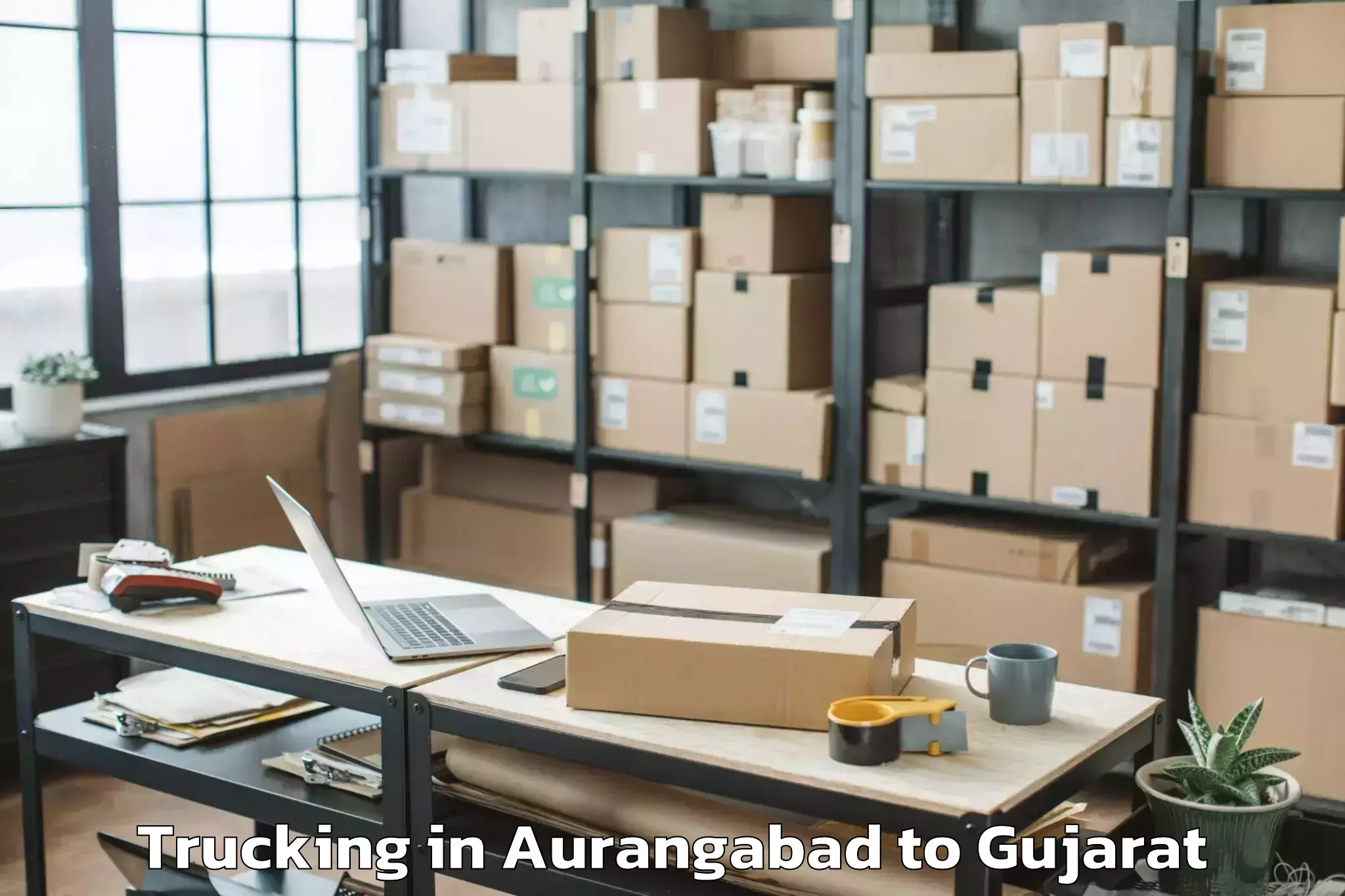 Quality Aurangabad to Palanpur Trucking